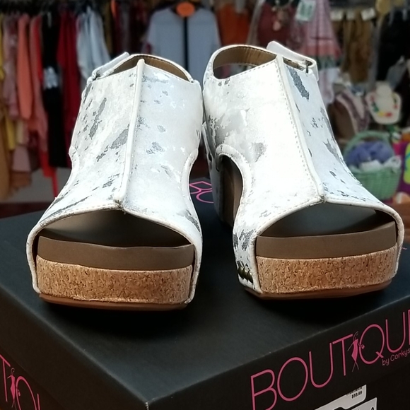 NIB Corky's Carley White Metallic Cork Wedge - Picture 4 of 4